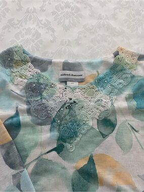 Alfred Dunner Lace-Embellished Floral Top in Aqua, Teal, Grey & Yellow
